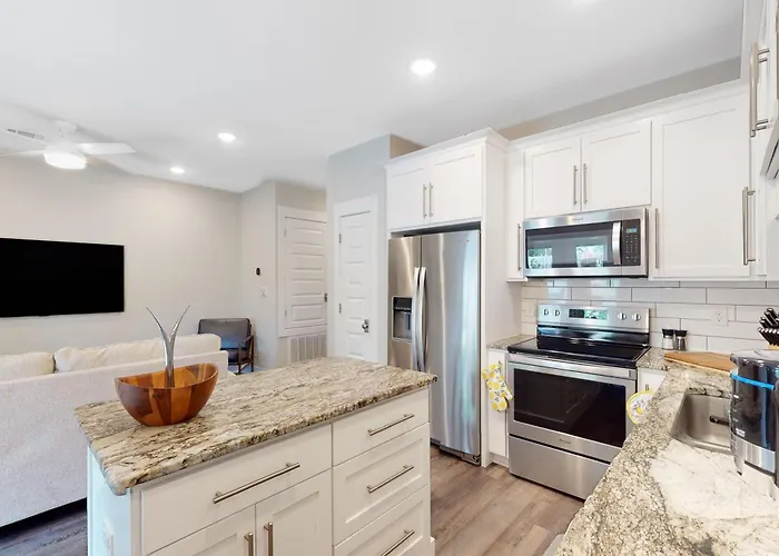 Stylish Dog-friendly Townhome With Firepit & Enclosed Yard - Blocks To Downtown Holiday home