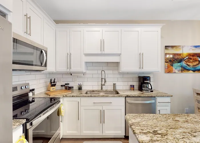 Stylish Dog-friendly Townhome With Firepit & Enclosed Yard - Blocks To Downtown Holiday home Pensacola