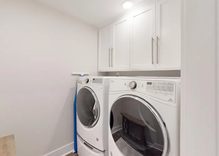 Stylish Dog-friendly Townhome With Firepit & Enclosed Yard - Blocks To Downtown Holiday home *